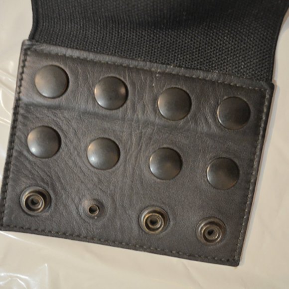 Vintage 80\'s Black Snap Close Cinch Belt